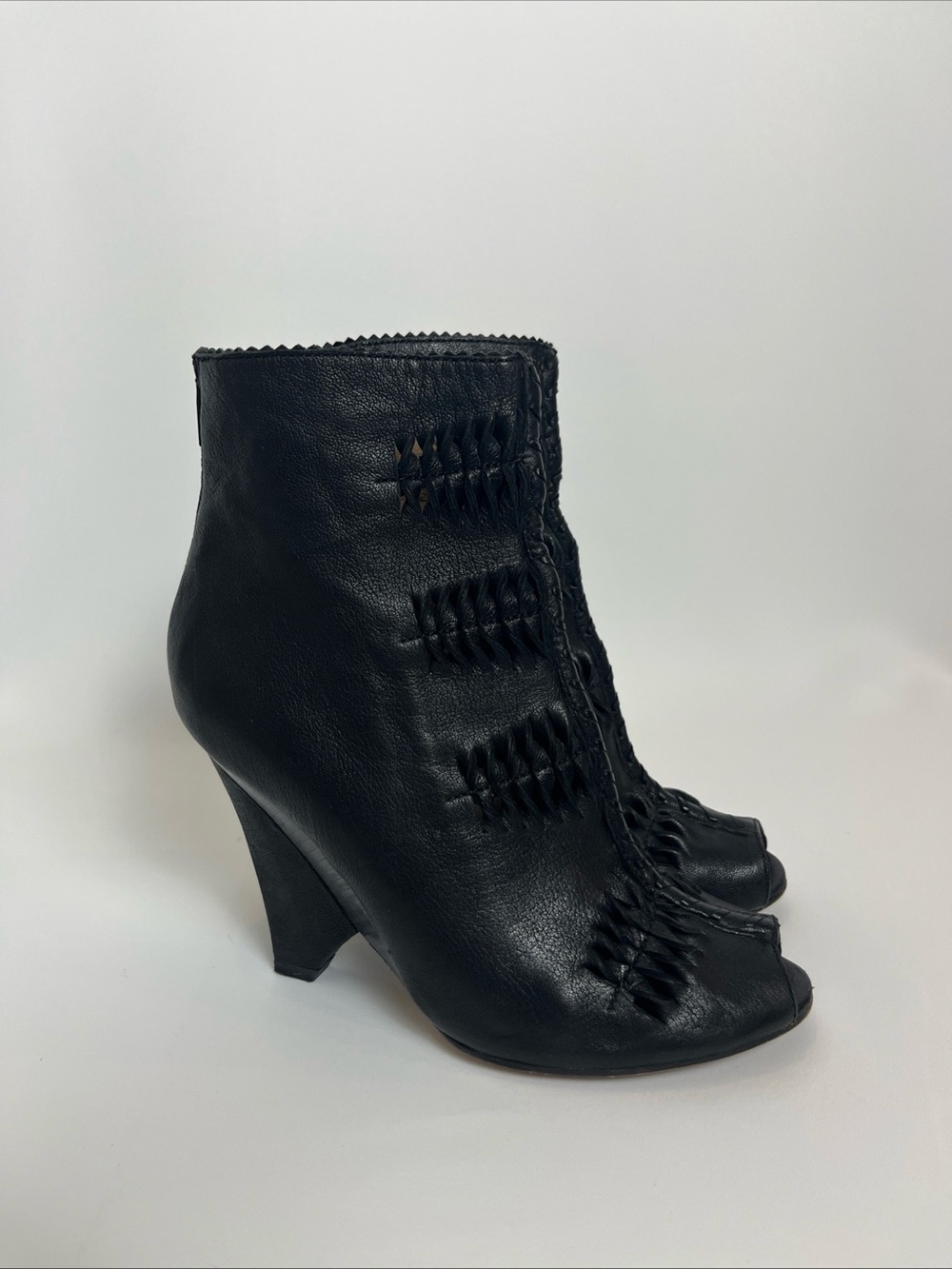 Sam Edelman Krosby Black Leather Cut-Out Ankle Bootie Heels Women's Size 7.5